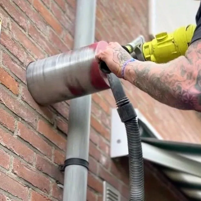 Afzuigkapgat boren in Dronten door Drillpro Nederland