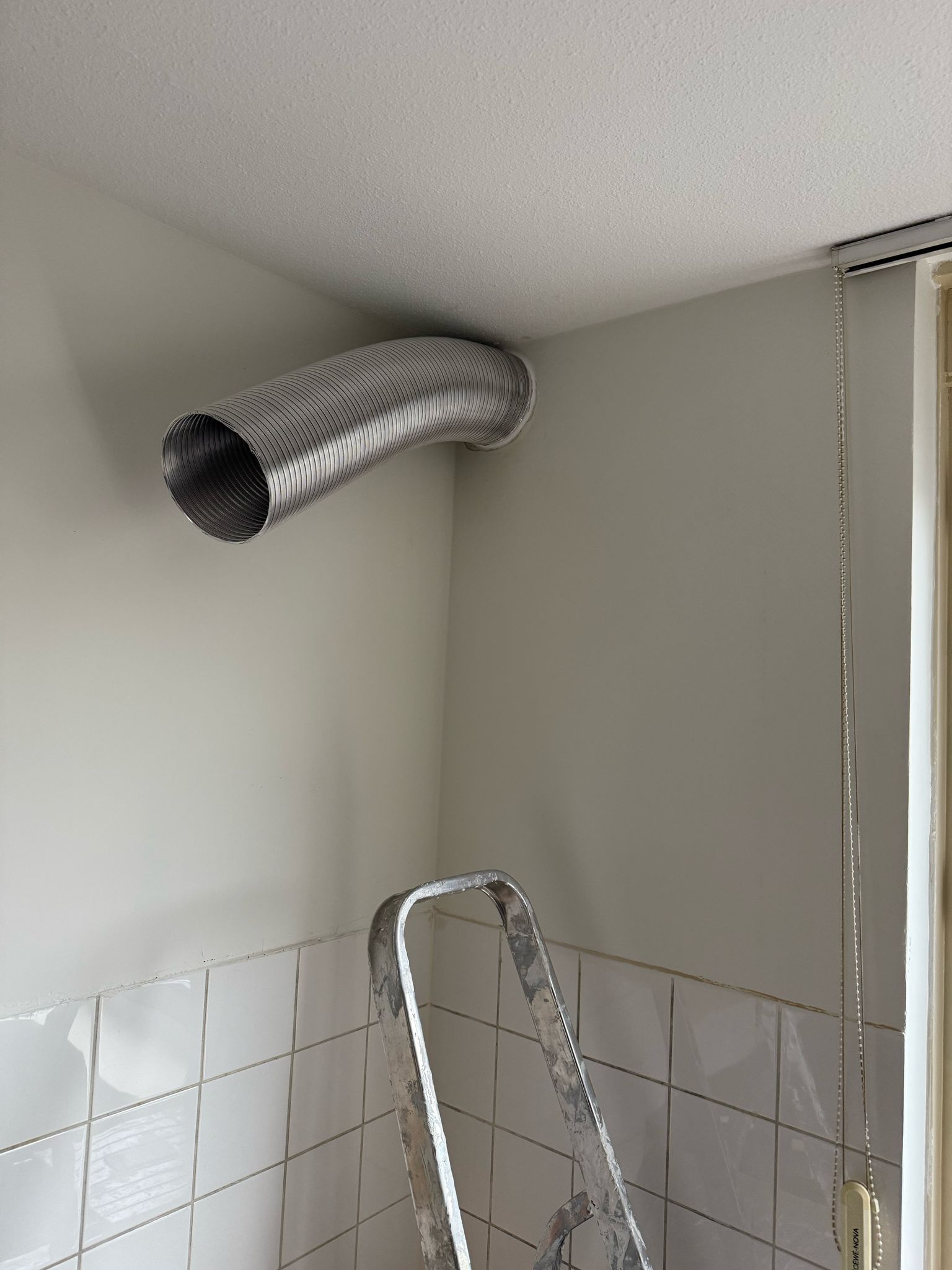 Split of monoblock warmtepomp: welke muurdoorvoeren zijn nodig?