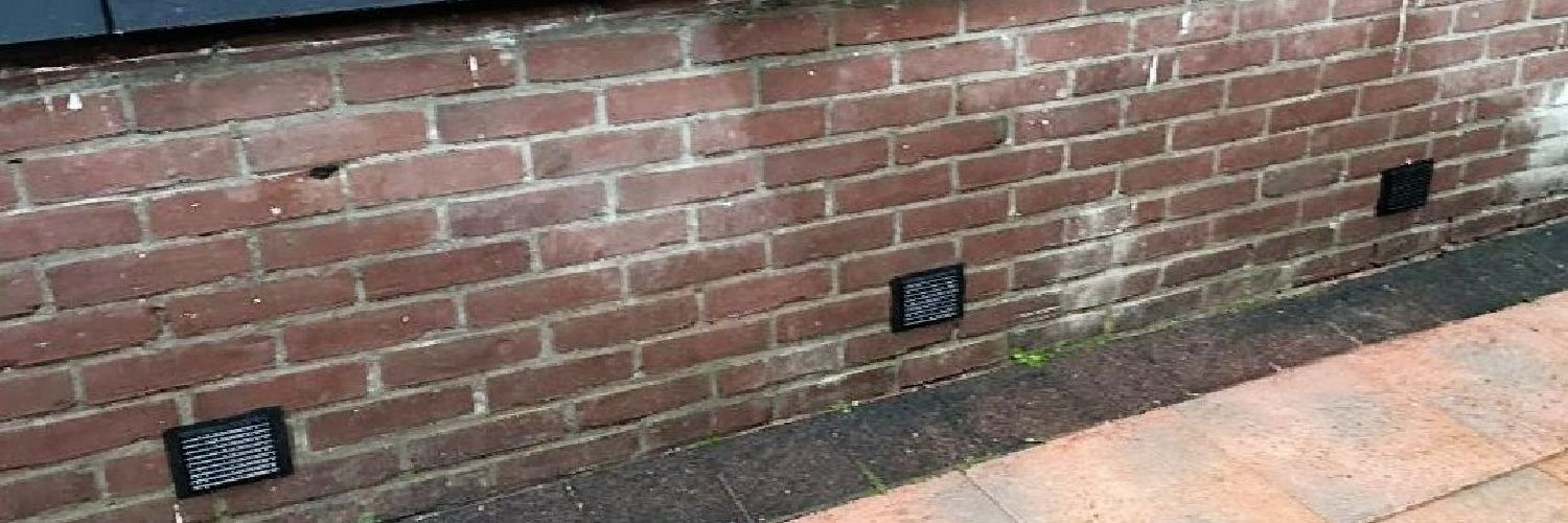 Vocht in de kruipruimte ondanks ventilatieroosters: hoe kan dat?