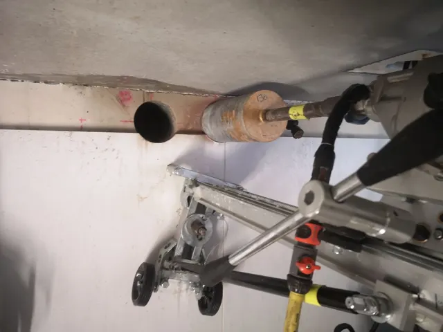 Beton boren gat buitenmuur Nuenen