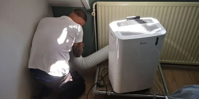 Airco gat laten boren: één gat €130, twee gaten €220