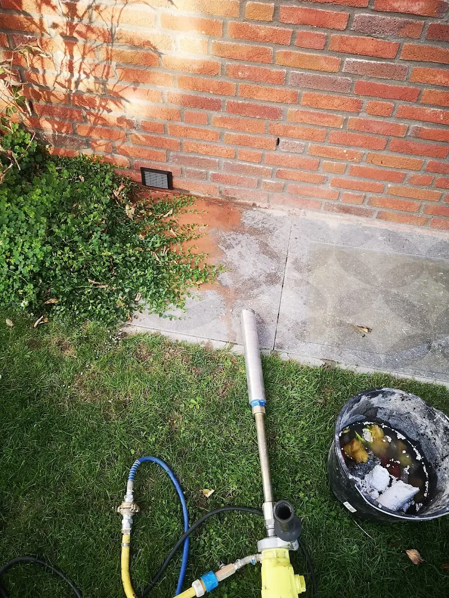 Kruipruimte ventilatie boren met diamantboor