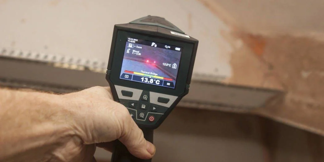 Een dauwpuntmeter combineert informatie over temperatuur en luchtvochtigheid.